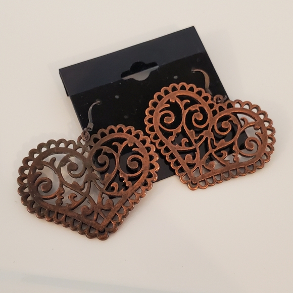 Vintage Rustic Heart Earrings - Picture 2 of 2